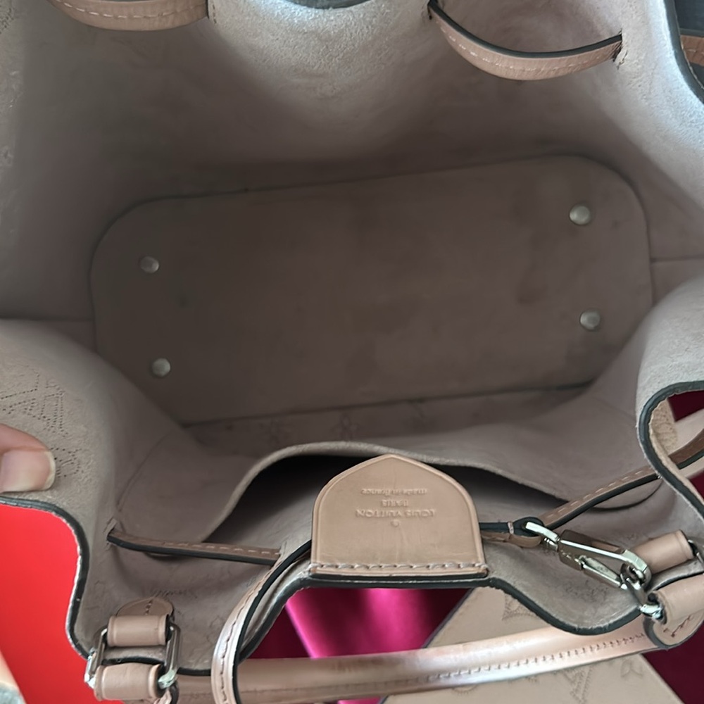 Louis Vuitton Girolata handbag Mahina leather - Picture 7 of 13